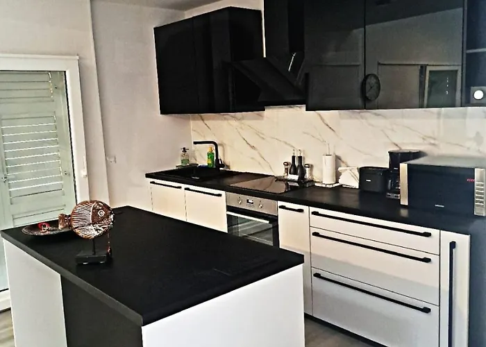 Casa Liliana By The Sea בית נופש *
